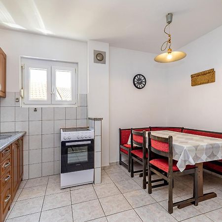 Private Accommodation Stara Baška Εξωτερικό φωτογραφία
