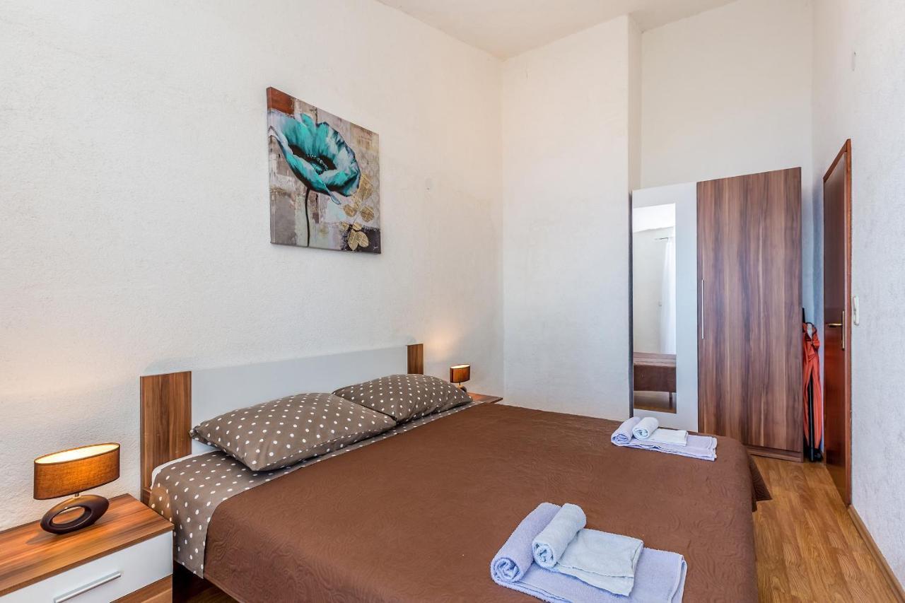 Private Accommodation Stara Baška Εξωτερικό φωτογραφία